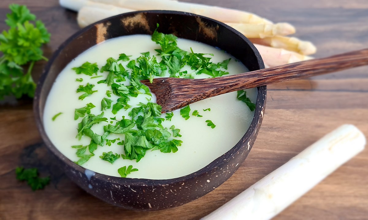 Leichte Spargelcremesuppe