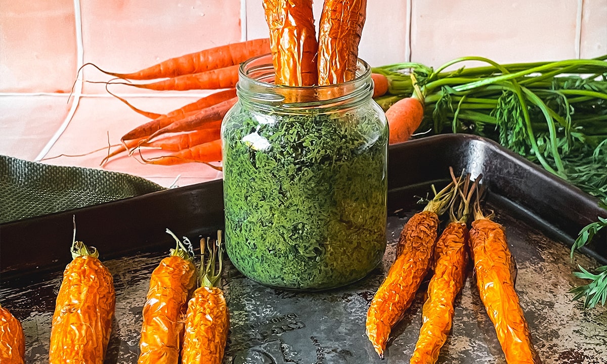 Ofenmöhren mit Möhrengrün-Pesto